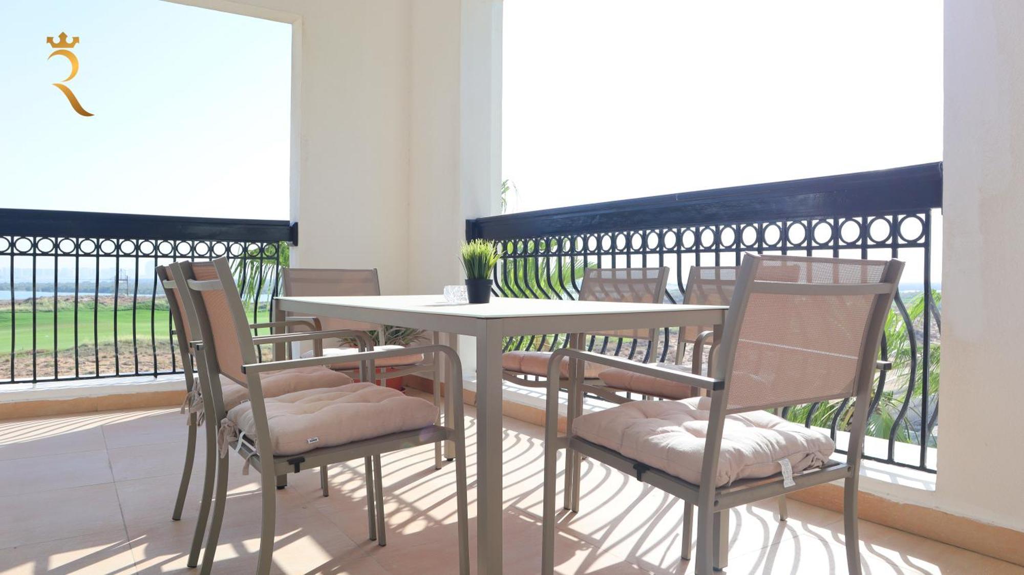 Elegant 2br Golf View Oasis With Maids In Yas Island अपार्टमेंट